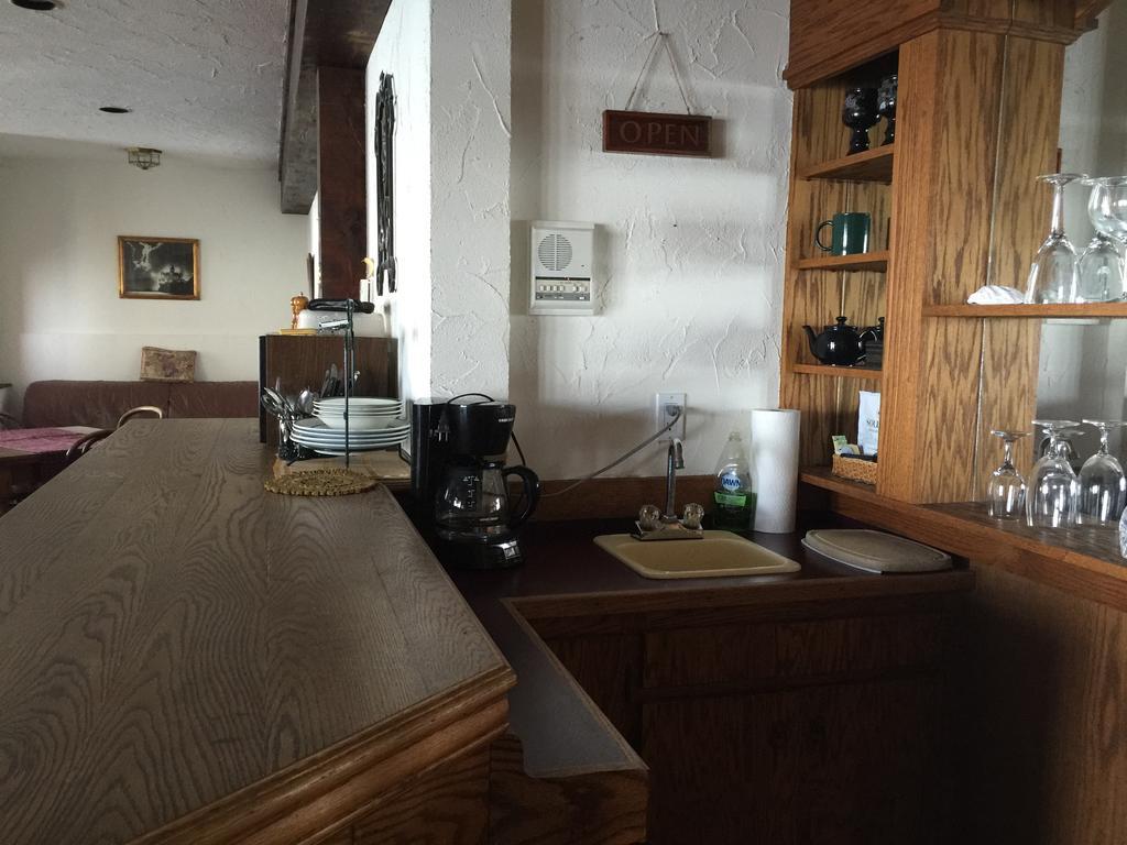 שמיינוס Vancouver Island Castle Cove Inn מראה חיצוני תמונה